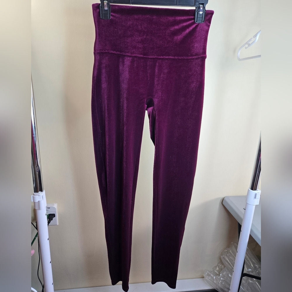 Spanx Burgandy Velvet Leggings Large